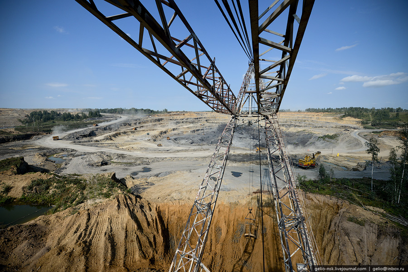 Illustration for article titled Former Soviet Mines Are Like Artificially Constructed Pits Of Hell